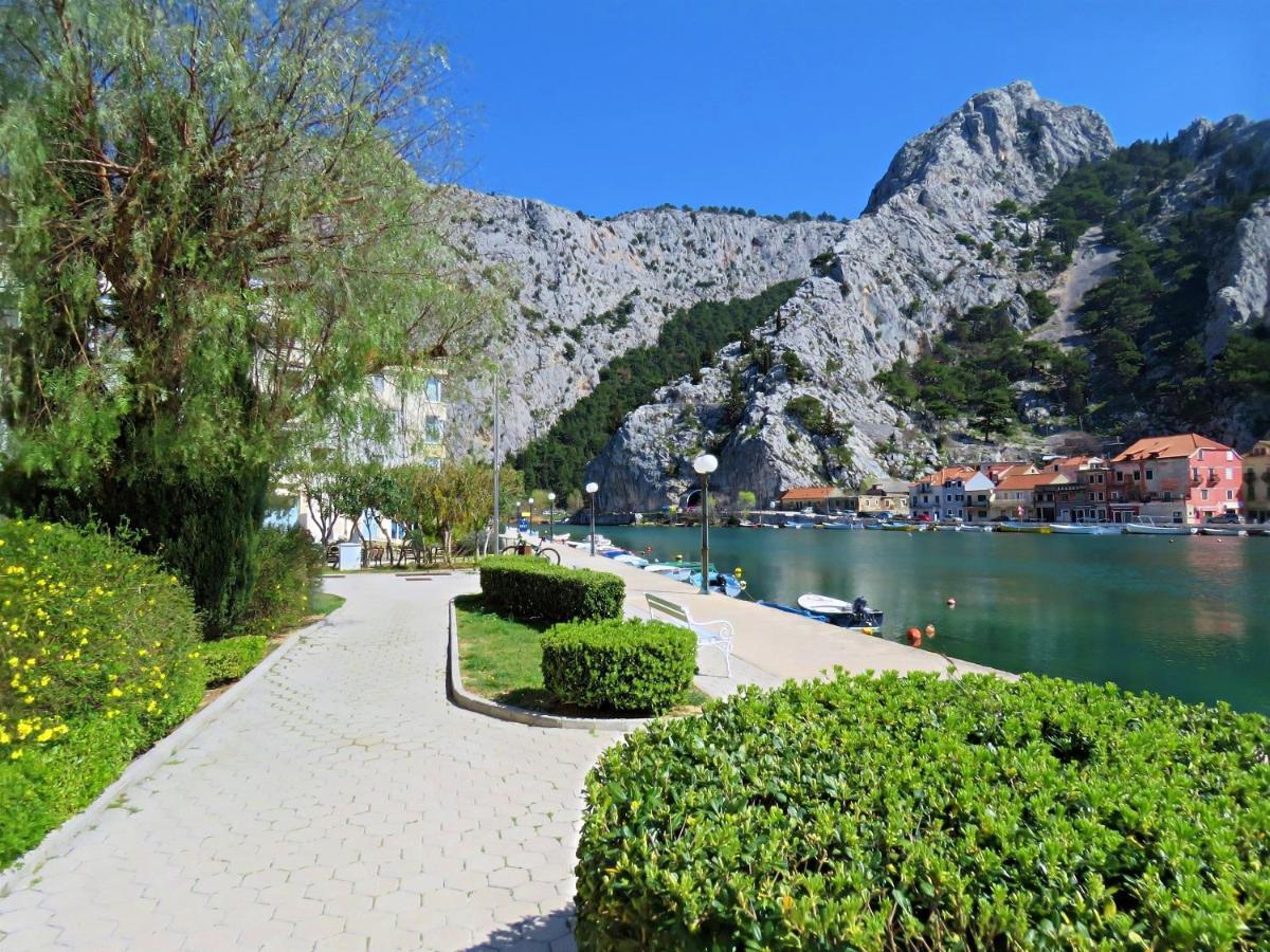 Mitra Zonata Pink Apartment Omis Exterior photo